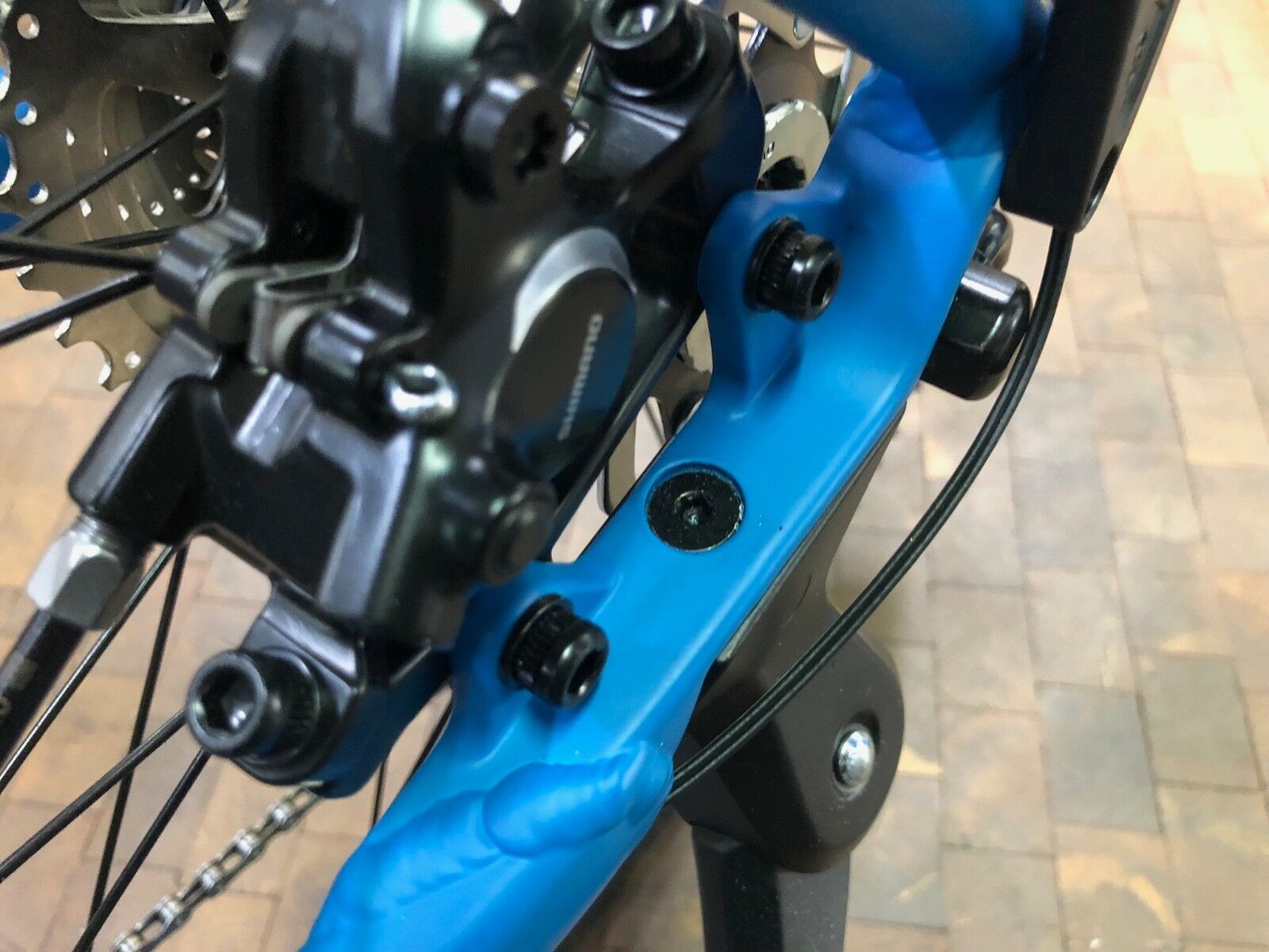 cube easy mount kickstand